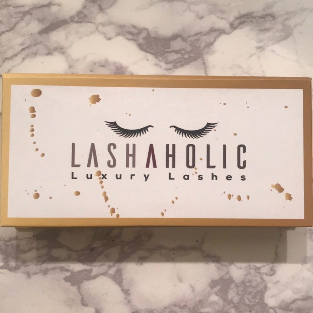 Lashaholic Luxury Lashes in Instaglam